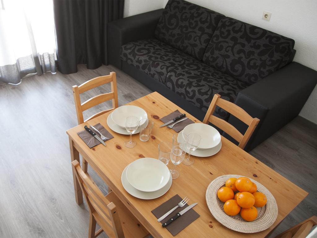 Apartaments Atzavara Calella Cameră foto