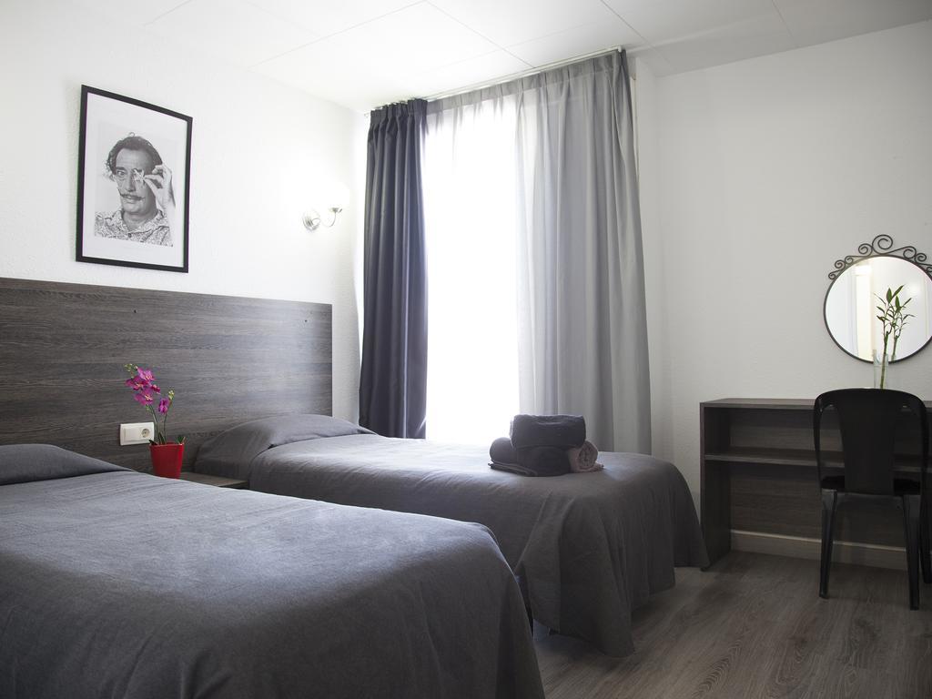 Apartaments Atzavara Calella Cameră foto