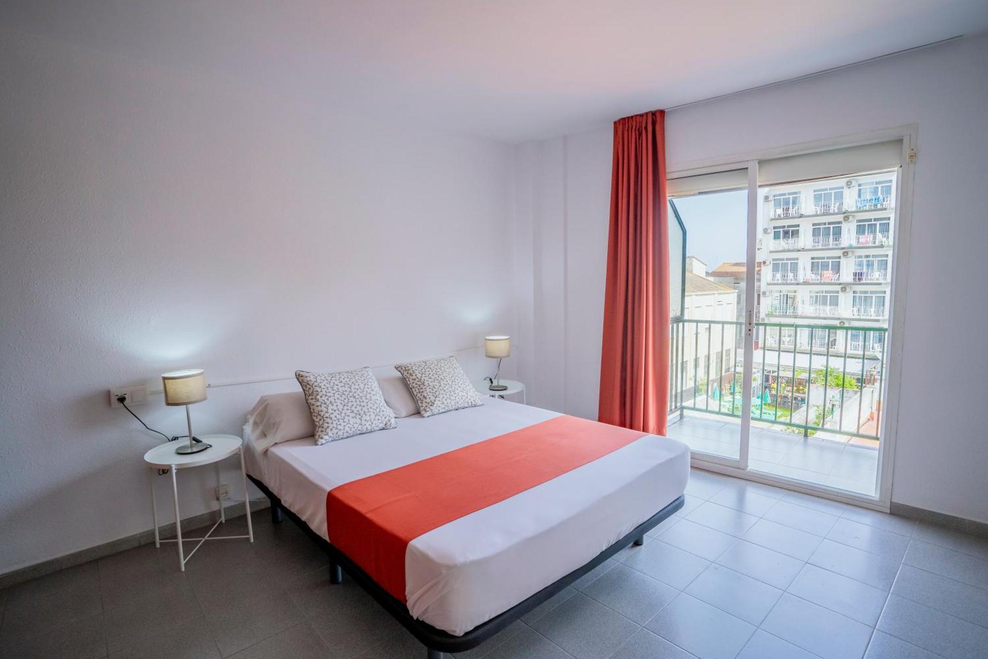 Apartaments Atzavara Calella Cameră foto